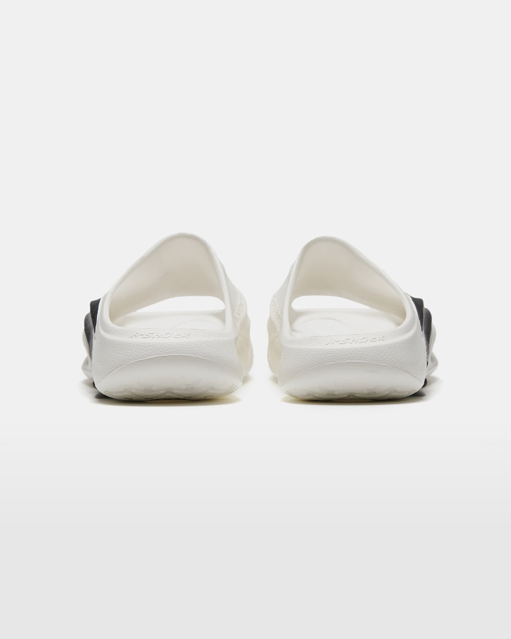 Anta Bubble Slides White / Black | VJF310897